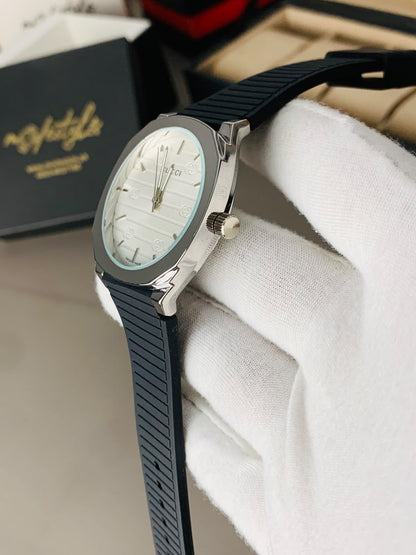 Gucci Luxury Rubber Belt Watch (Black & White)