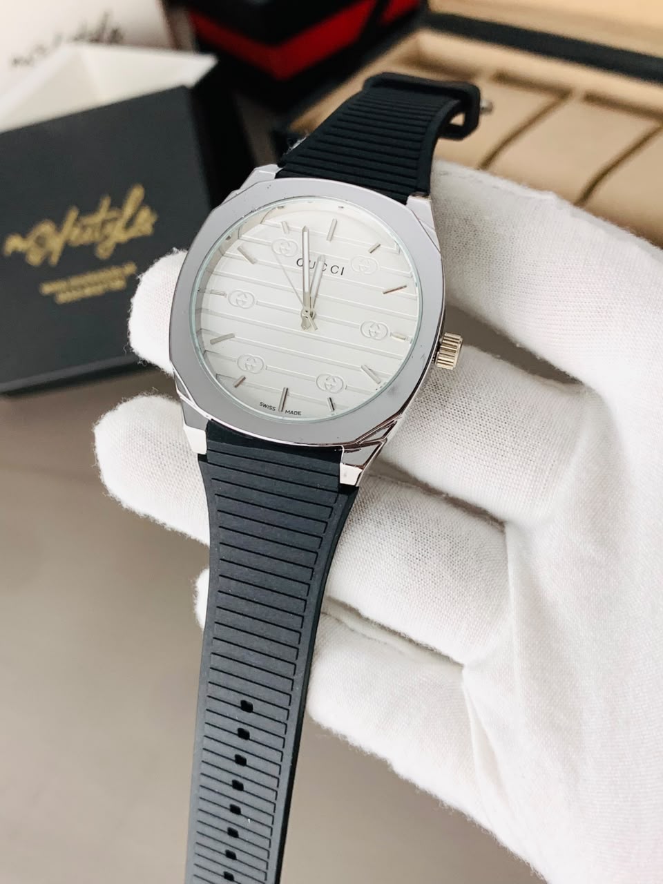 Gucci Luxury Rubber Belt Watch (Black & White)