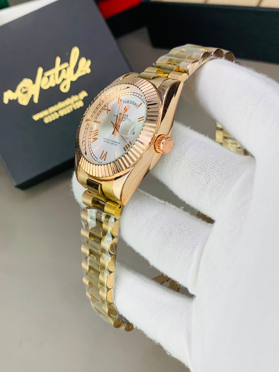 Rlx Day And Date Model (White)