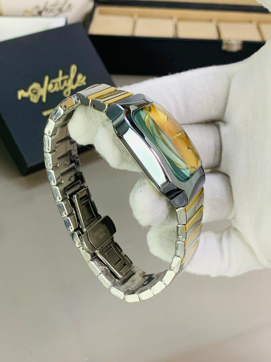 Skemi Men Watch - Two tone. Golden