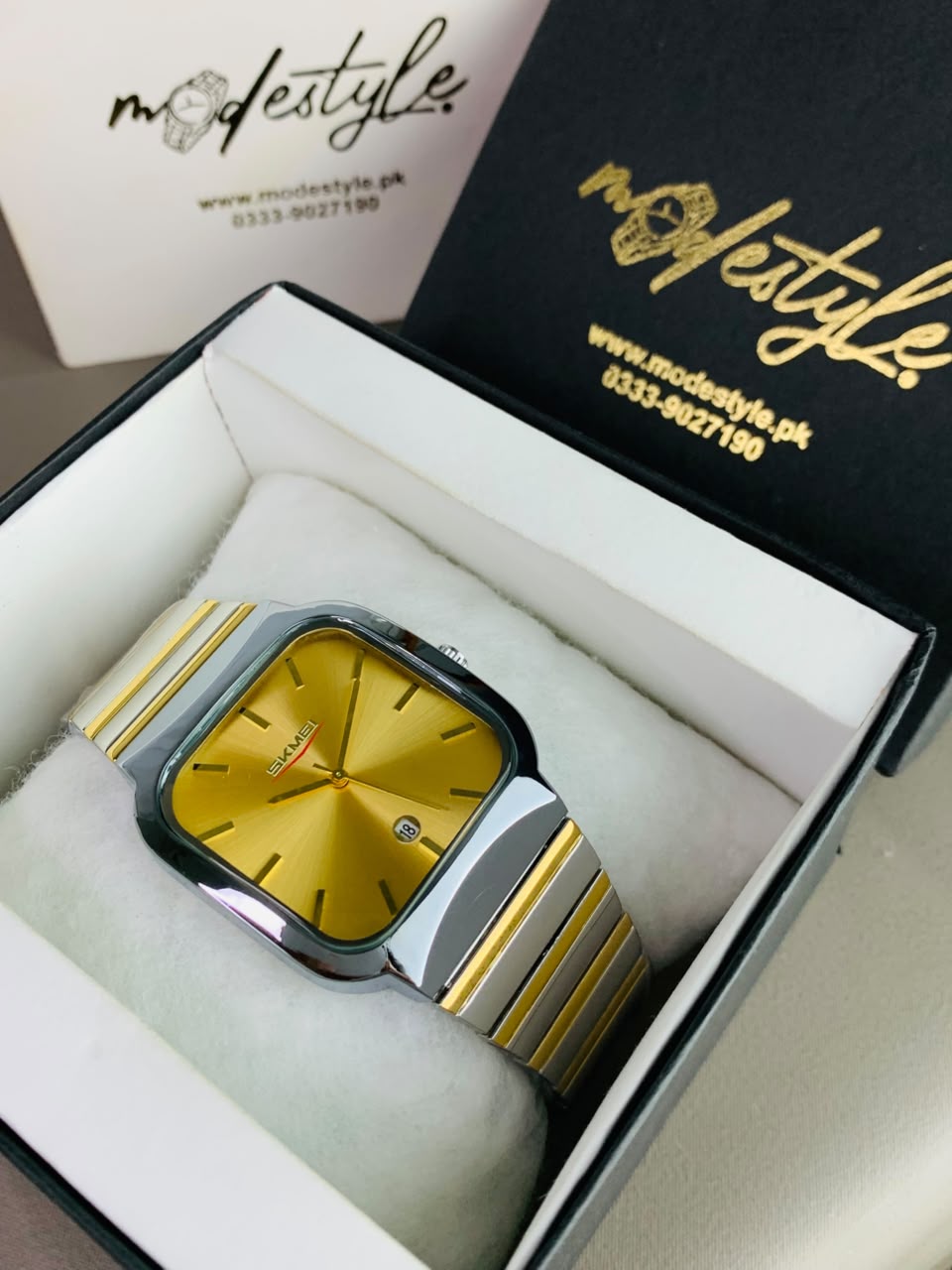 Skemi Men Watch - Two tone. Golden