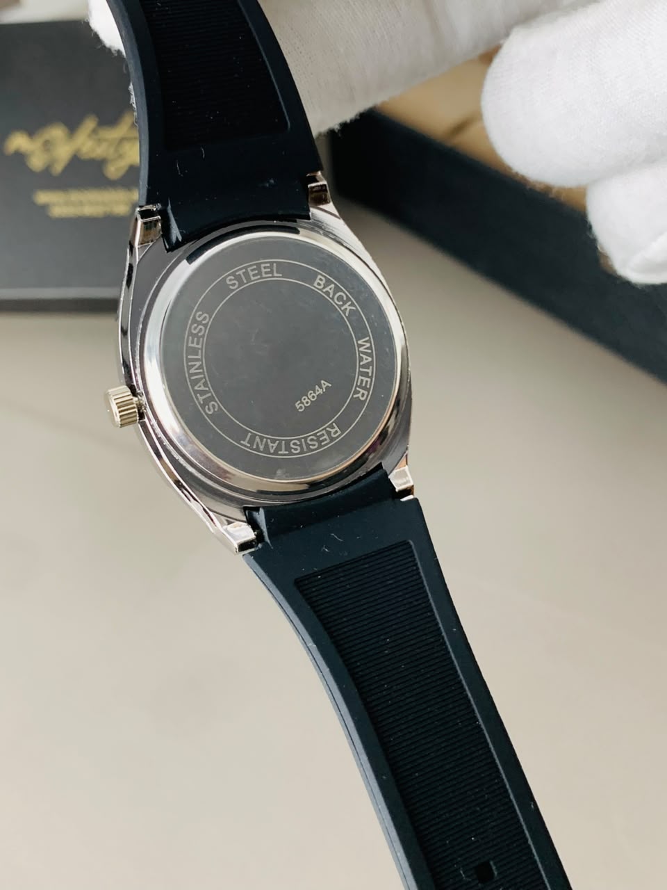 Gucci Luxury Rubber Belt Watch (Black & White)
