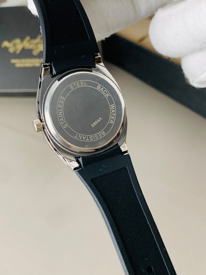 Gucci Luxury Rubber Belt Watch (Black & White)