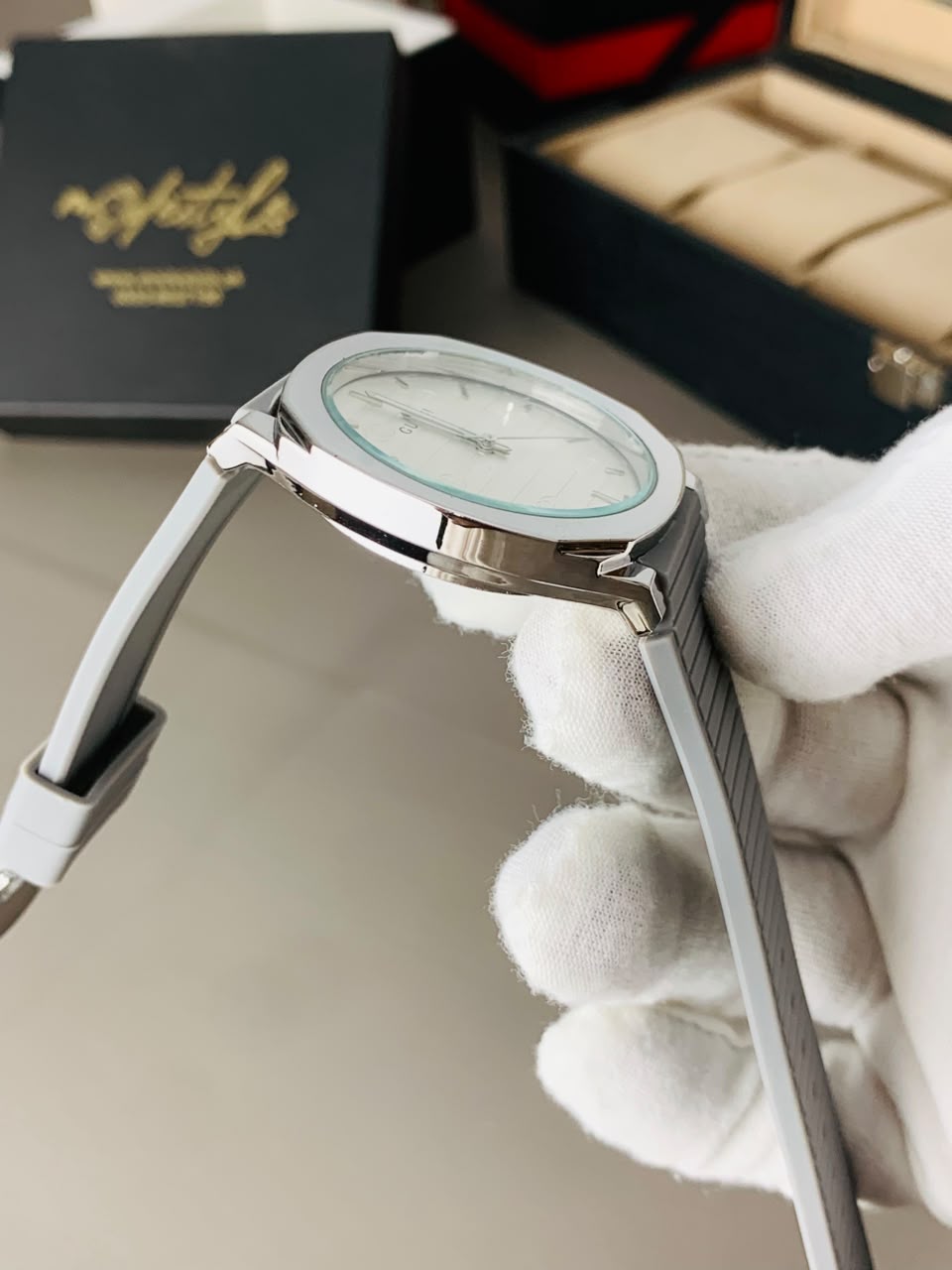 Gucci Luxury Rubber Belt Watch (Grey)