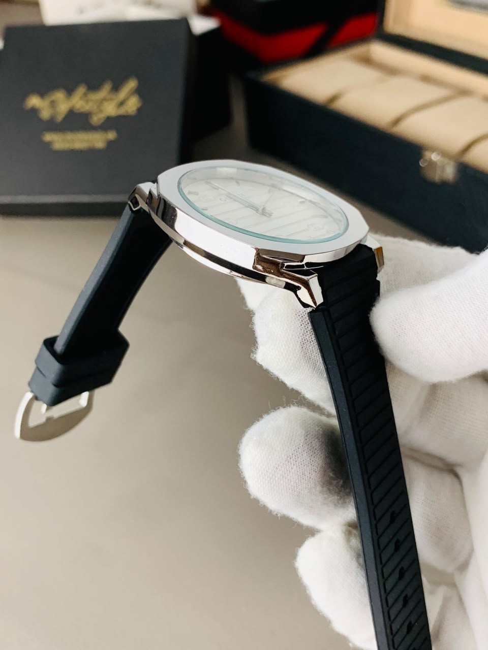 Gucci Luxury Rubber Belt Watch (Black & White)